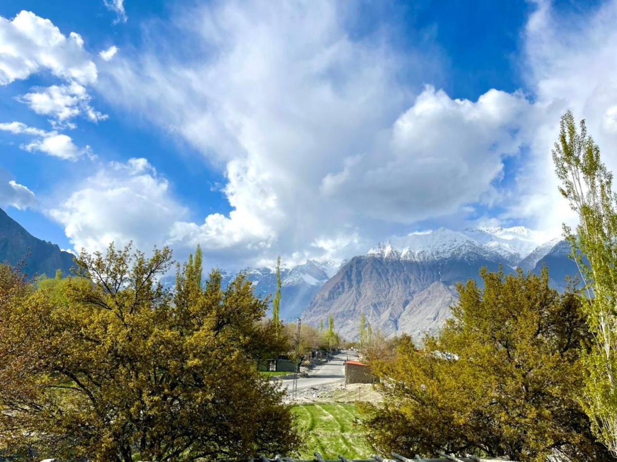 Indus View Hotel スカルドゥ エクステリア 写真
